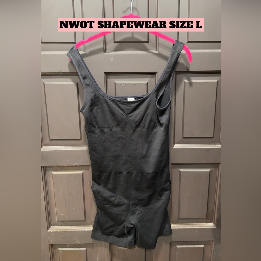 NWOT Elegant comfortable black shapewear